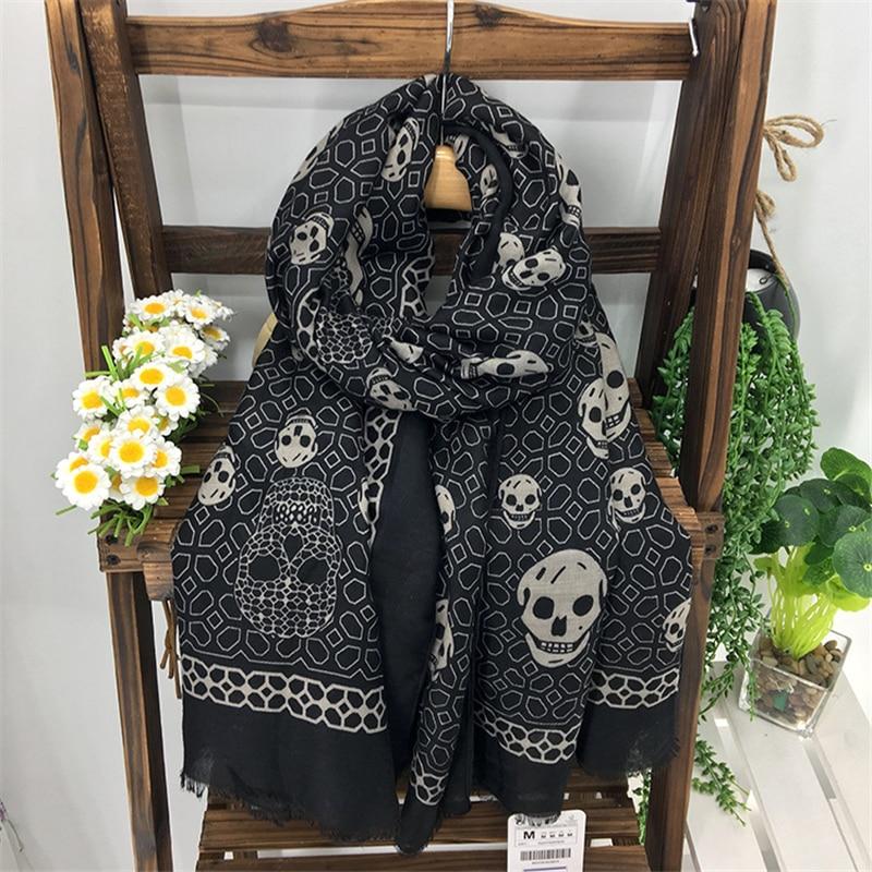 Skull Scarf festival item