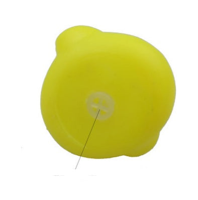 Pato pequeño nadando